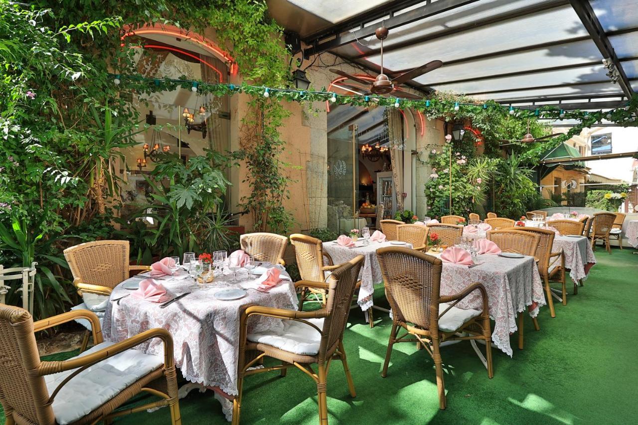 Hotel Logis Le Relais Imperial Saint-Vallier-de-Thiey Exterior foto