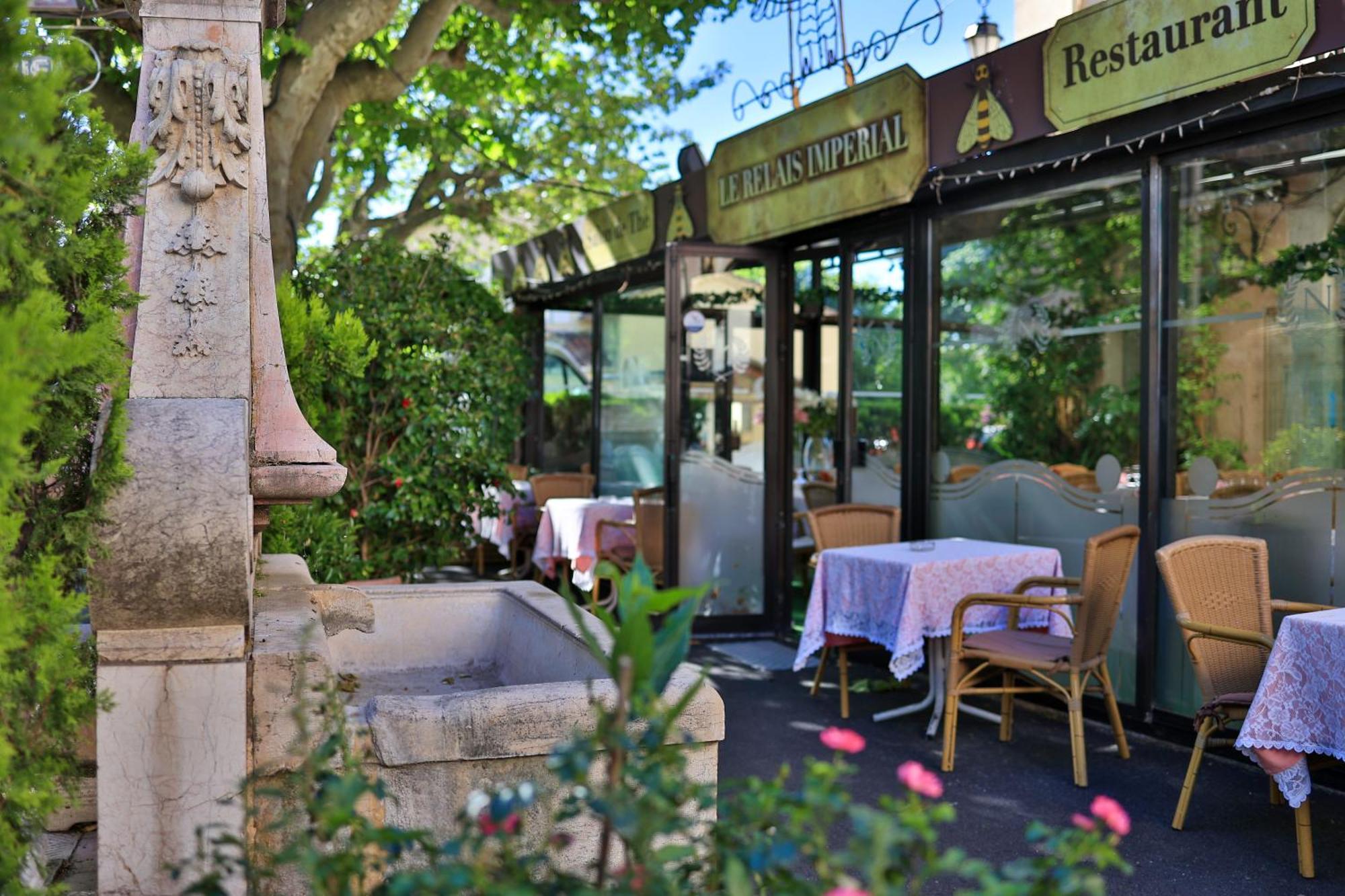 Hotel Logis Le Relais Imperial Saint-Vallier-de-Thiey Exterior foto