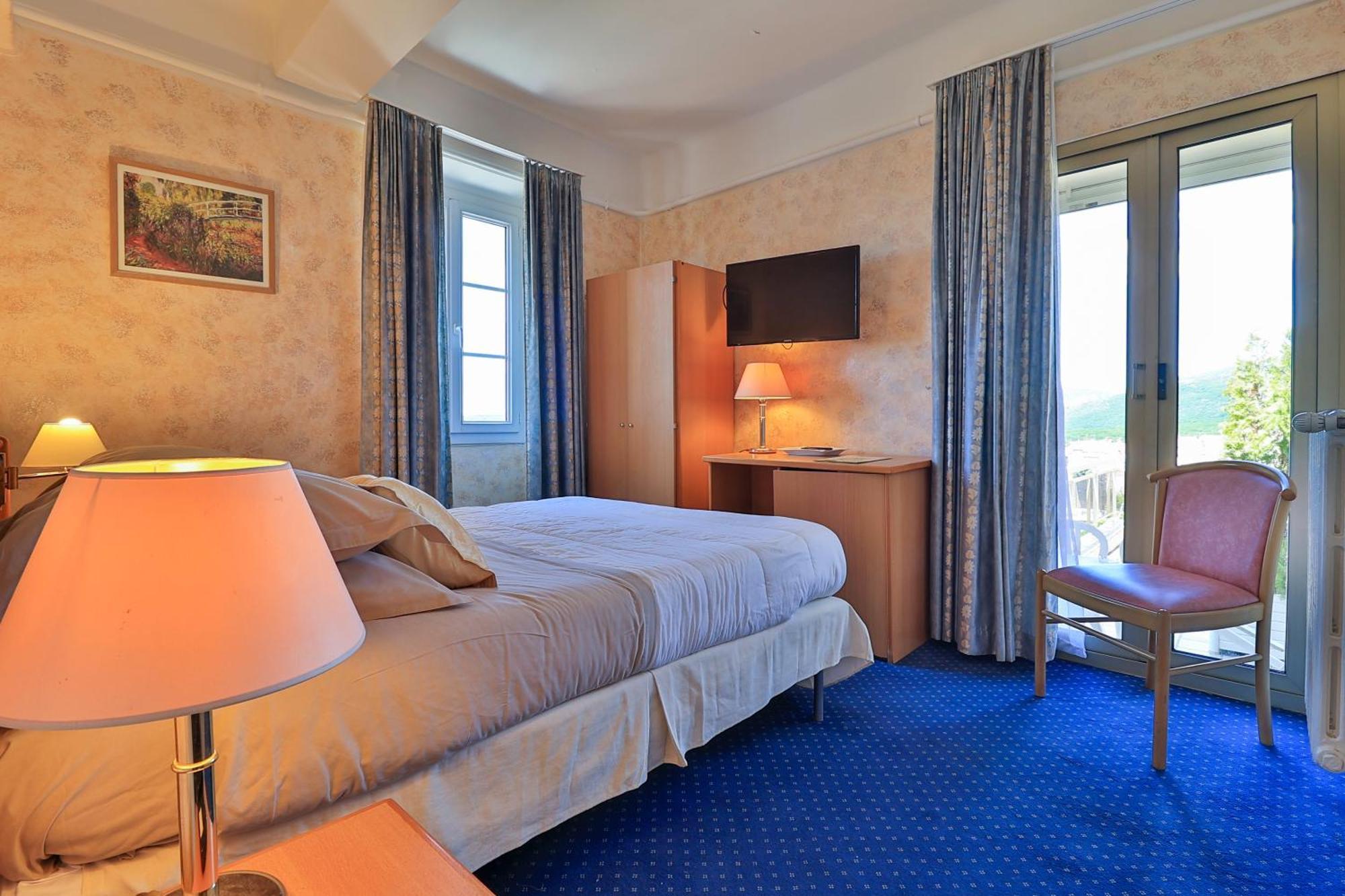 Hotel Logis Le Relais Imperial Saint-Vallier-de-Thiey Exterior foto
