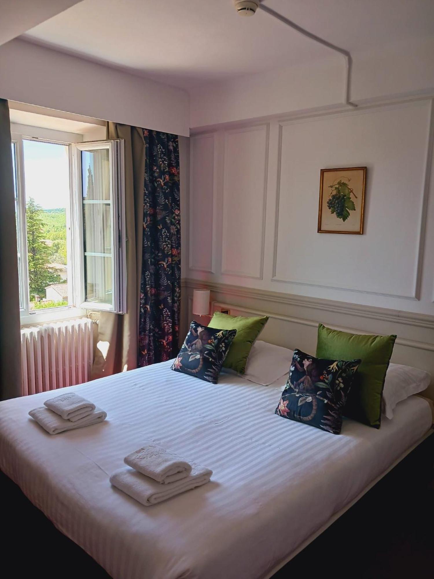 Hotel Logis Le Relais Imperial Saint-Vallier-de-Thiey Exterior foto